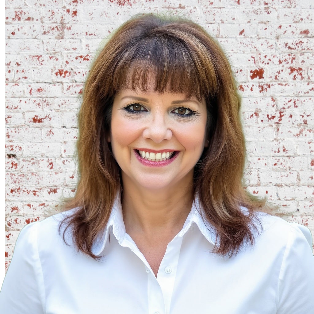 lynne-clow-headshot-2025